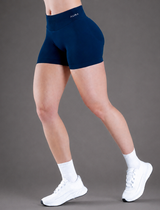 Aura Flow Short